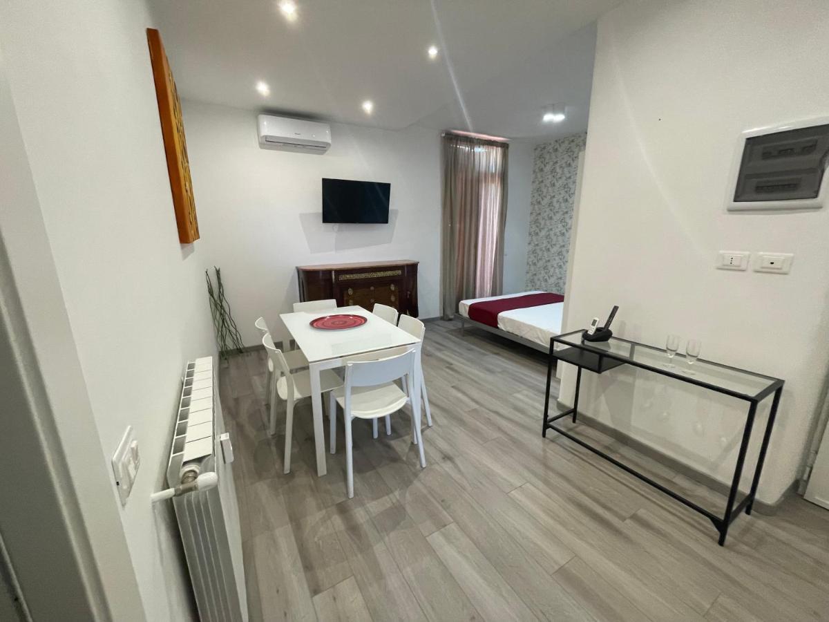 Apartament Caracciolo33 Rzym Zewnętrze zdjęcie