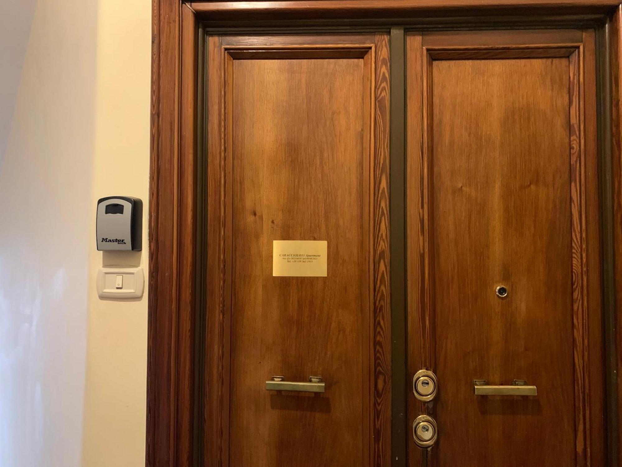 Apartament Caracciolo33 Rzym Zewnętrze zdjęcie
